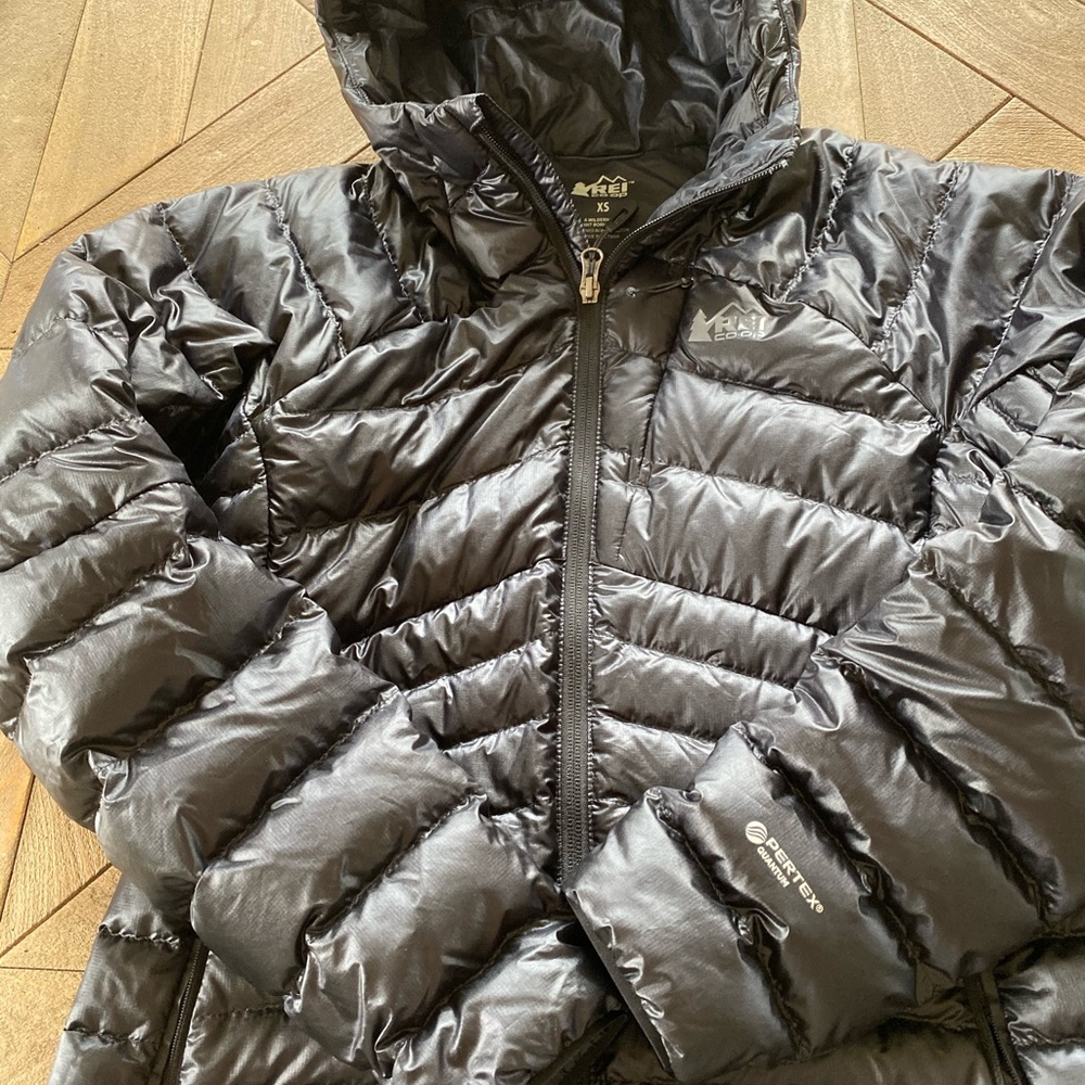 REÍ down jacket